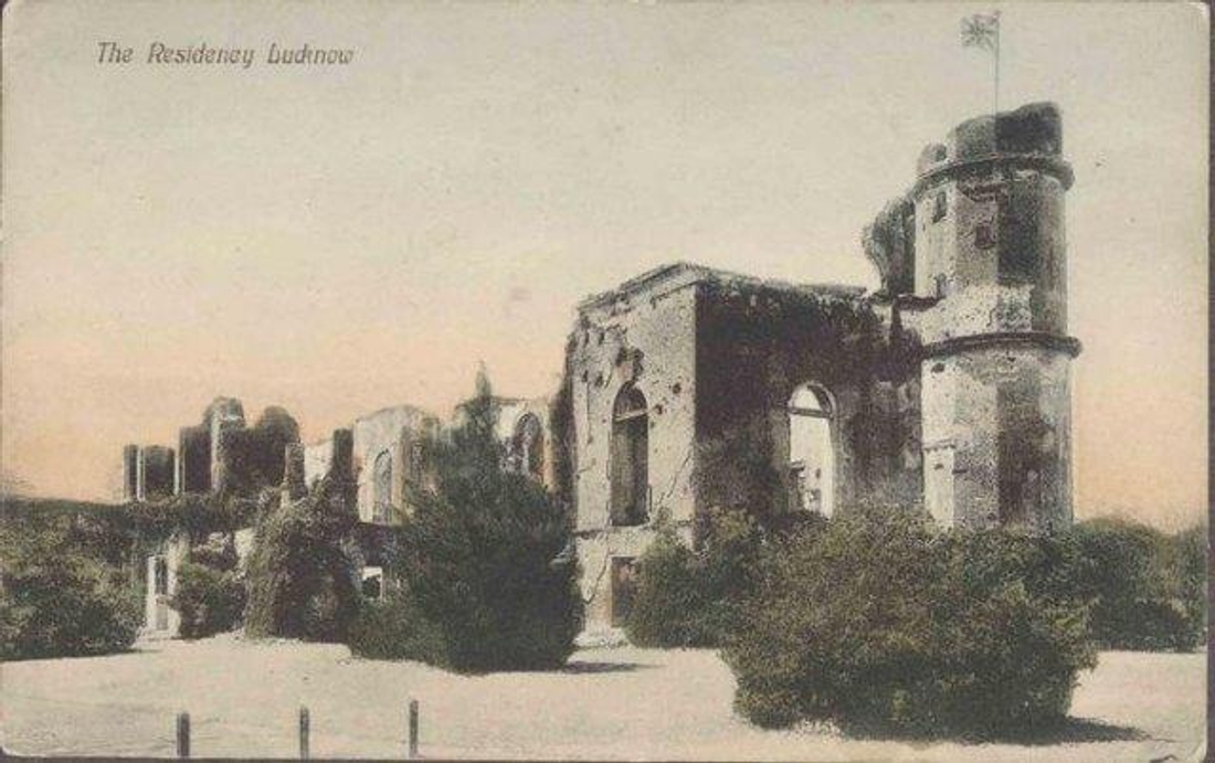 Picture post card of Building of Lucknow.